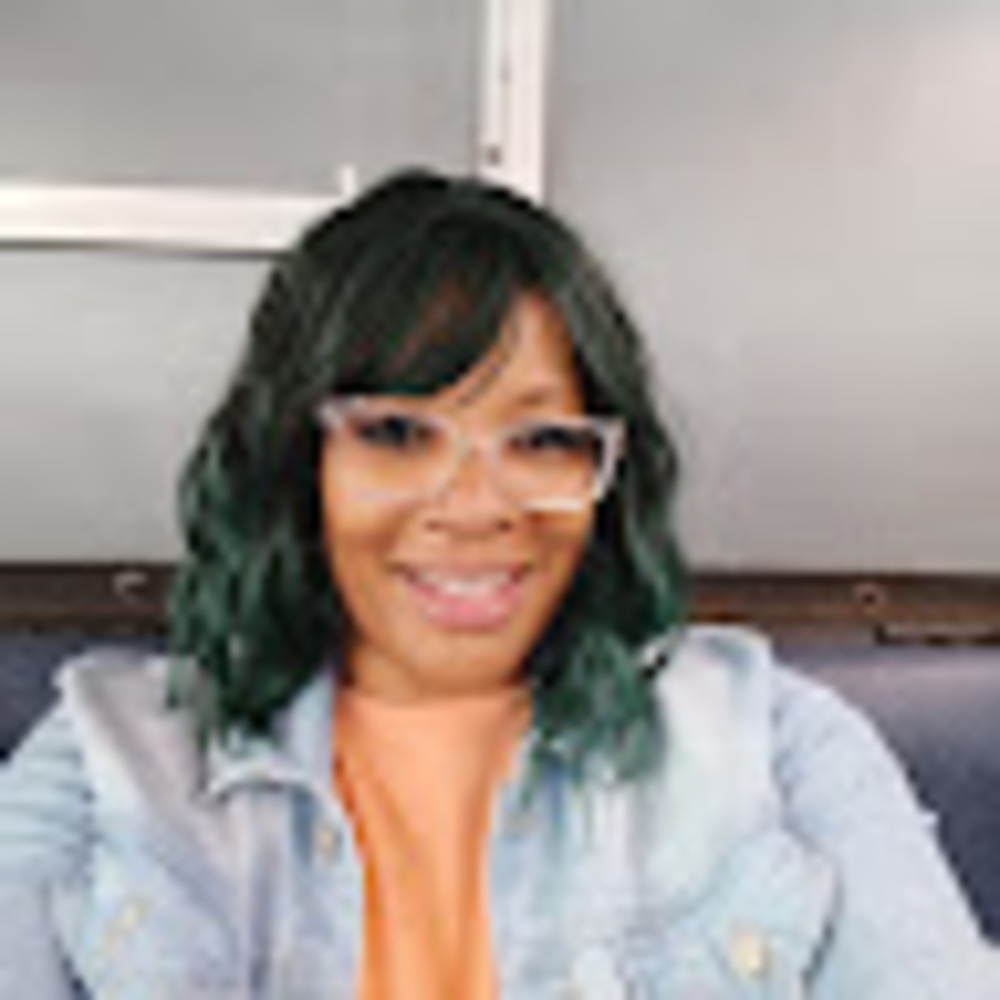 Meet your Posher, Stacy